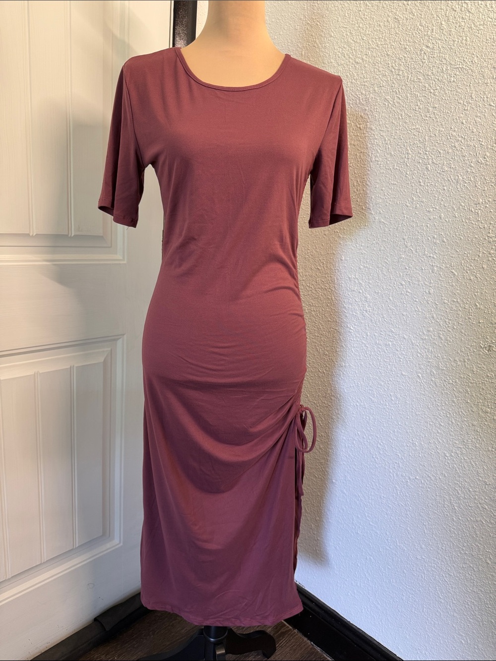 NWT Ruched Side Midi Dress in Mauve